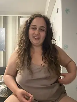CurlyMaddie live cam on StripChat