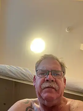 Caesar_Baxter live cam on StripChat