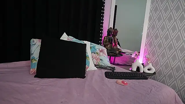 kinkylittlegirll