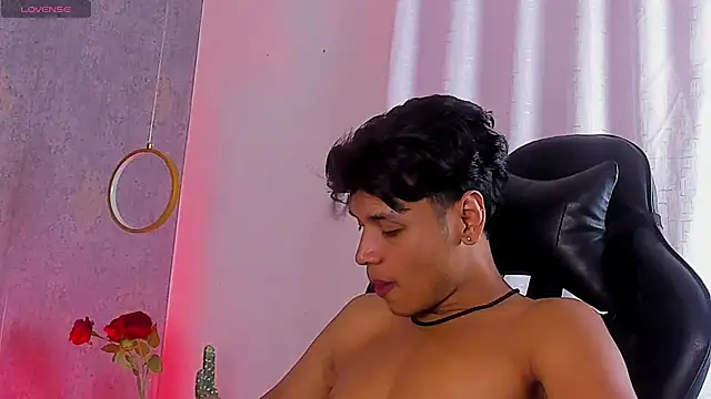 Alejandroo_Montenegro live sex cam