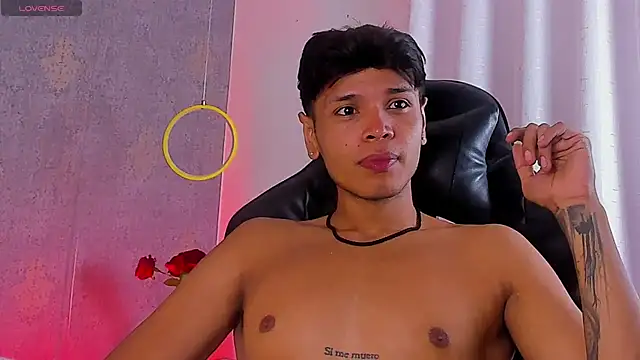 Alejandroo_Montenegro webcam