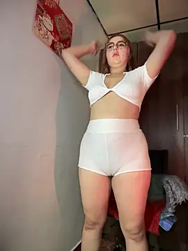 CoraVibes live cam on StripChat
