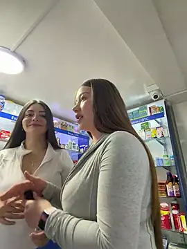roouse (F young) - Passionate kiss in the pharmacy
