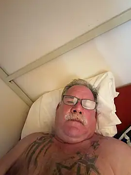 Caesar_Baxter webcam
