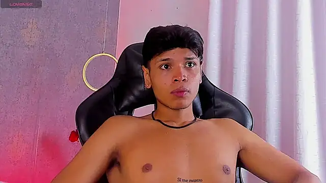 Alejandroo_Montenegro webcam