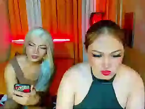 Phenomenal_Shemale live cam