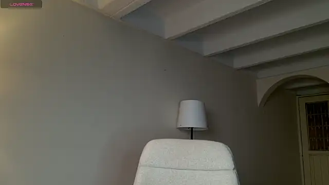 queen-alexa webcam