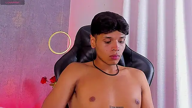 Alejandroo_Montenegro webcam