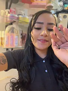 luisa_fernandaa (F young) - We play in the store