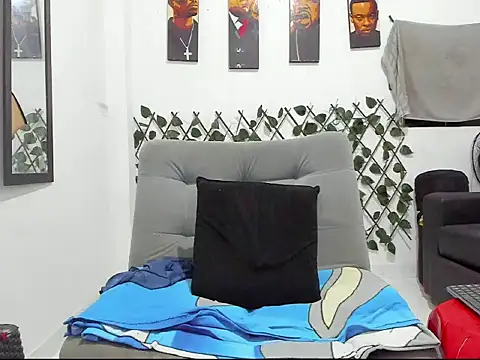 Latins_Boss webcam