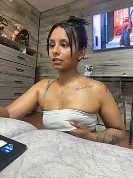 J_loren live webcam show