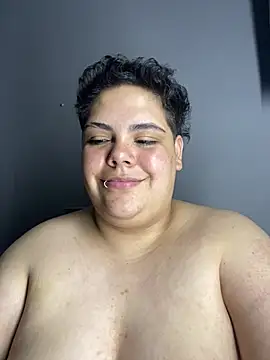 Hailey_Curvy webcam