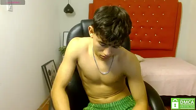 Ryan_grayx live cam on StripChat