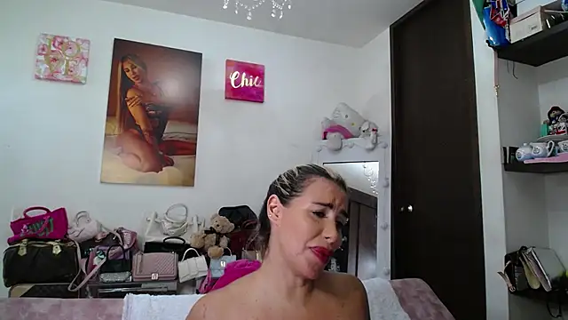 sofixx1 (F mature) - naked twerk