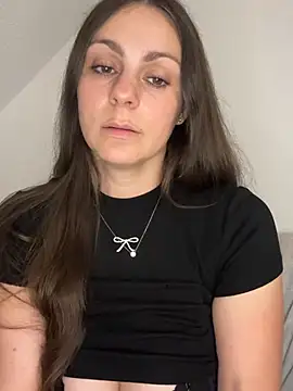 Loella-Rose webcam