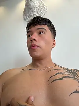 logan_smith1 (M young) - Cum show with the door open