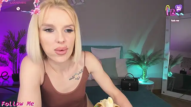 Lana_kitty__ webcam