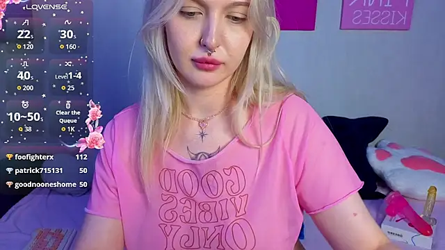 BlondieSummer webcam