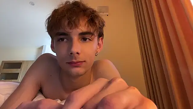 YourLucius webcam