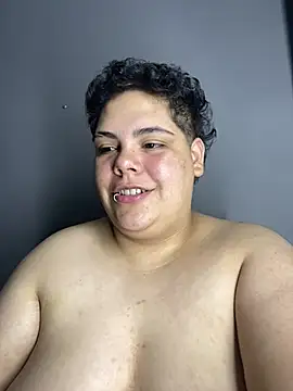 Hailey_Curvy live cam on StripChat