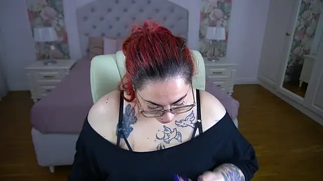 Kittywakee live cam on StripChat