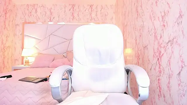 Emily_Whinfre live webcam