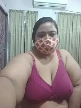 momo_loves live cam