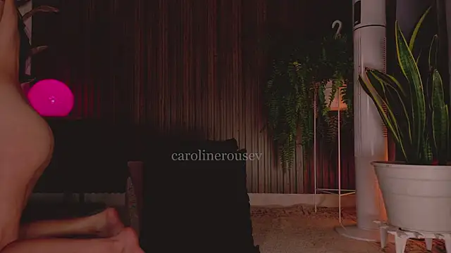 carolinerousev live webcam show