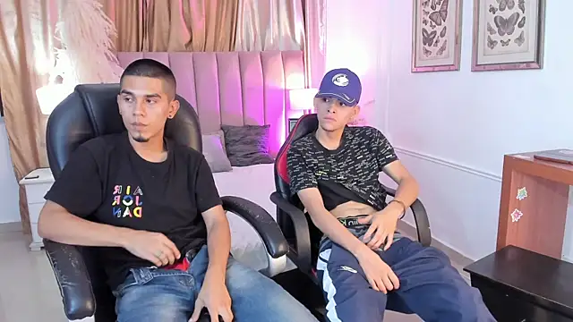 your_d0ll1 live webcam show
