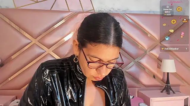 dianasheren (F milf) - fill my ass with oil and fuck it