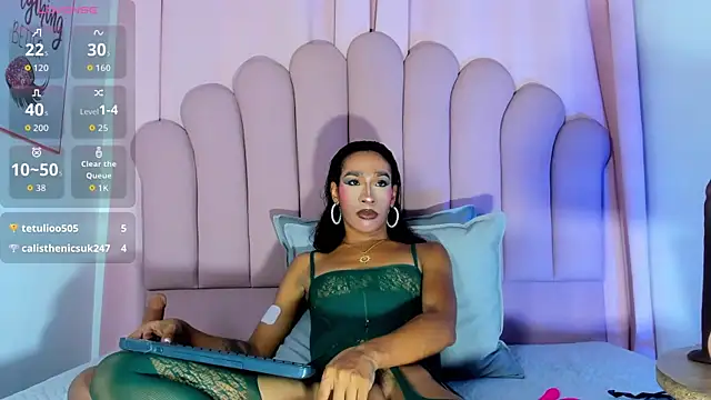 NicoleMadrird live webcam show