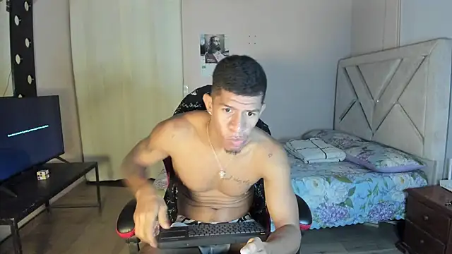 Toptony22 live cam on StripChat