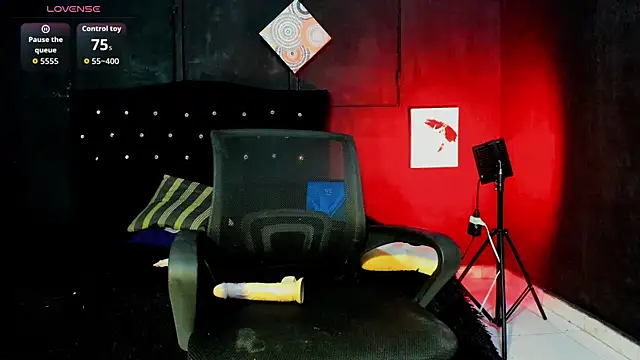 sarah__giada (F young) - SQUIRT EXPLOSIVE FOUNTAIN I N YOUR COCK