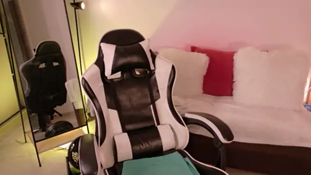 ChloeMoreti webcam