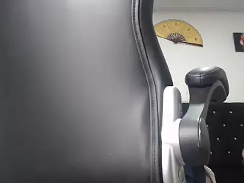 Modèle: pamelabigcock69