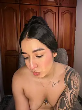 KaditaNavarro webcam