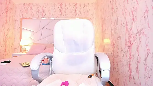 Emily_Whinfre webcam