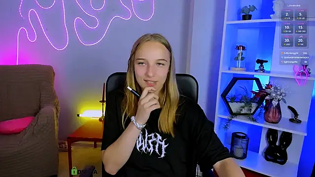 rebecca_smile webcam