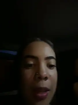NAUGHTY_LITTLE_18 webcam