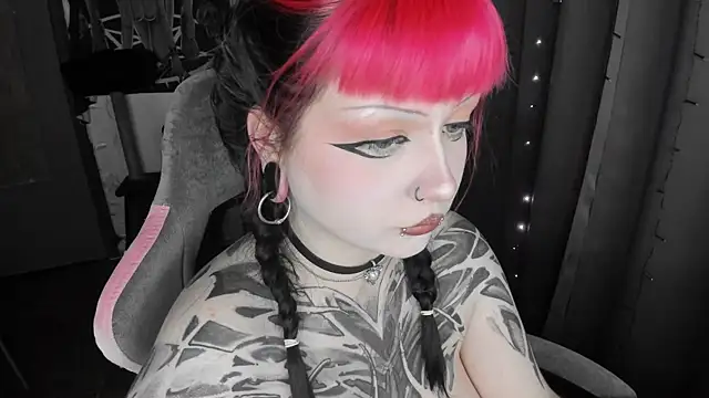 t0riayun0 live cam on StripChat