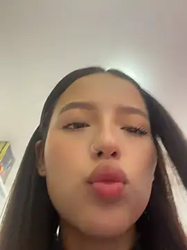 Sofia18_pinkk live sex cam