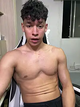 Luke_Muscle webcam