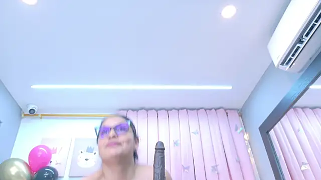 AlmaRose_ webcam