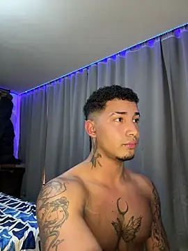 AlexBrasua live cam on StripChat