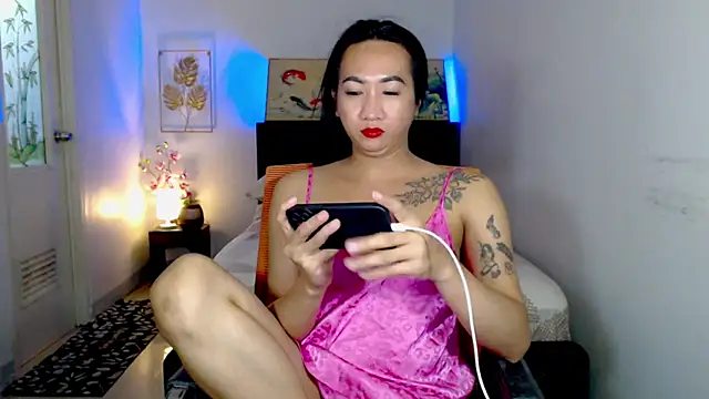 LovelyQueen69 webcam