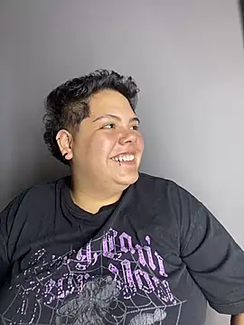 Hailey_Curvy webcam