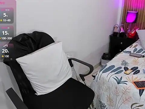Pauline_Fox webcam