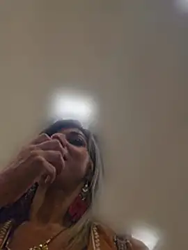 lil_jiggly webcam
