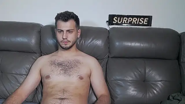 CrazyDom1 live cam on StripChat