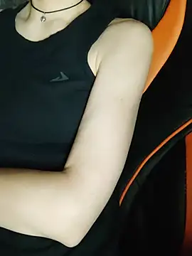 Aashikalaa live cam on StripChat
